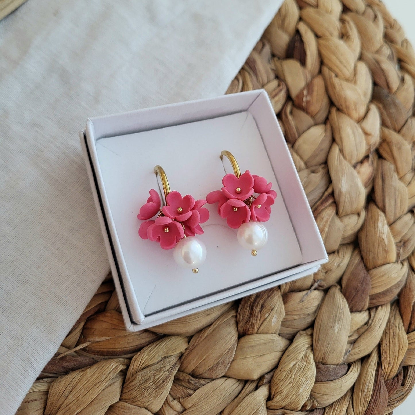 Elisabet korvakorut (useita värejä)