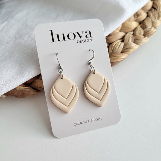 Agnes korvakorut (useita värejä) Outlet