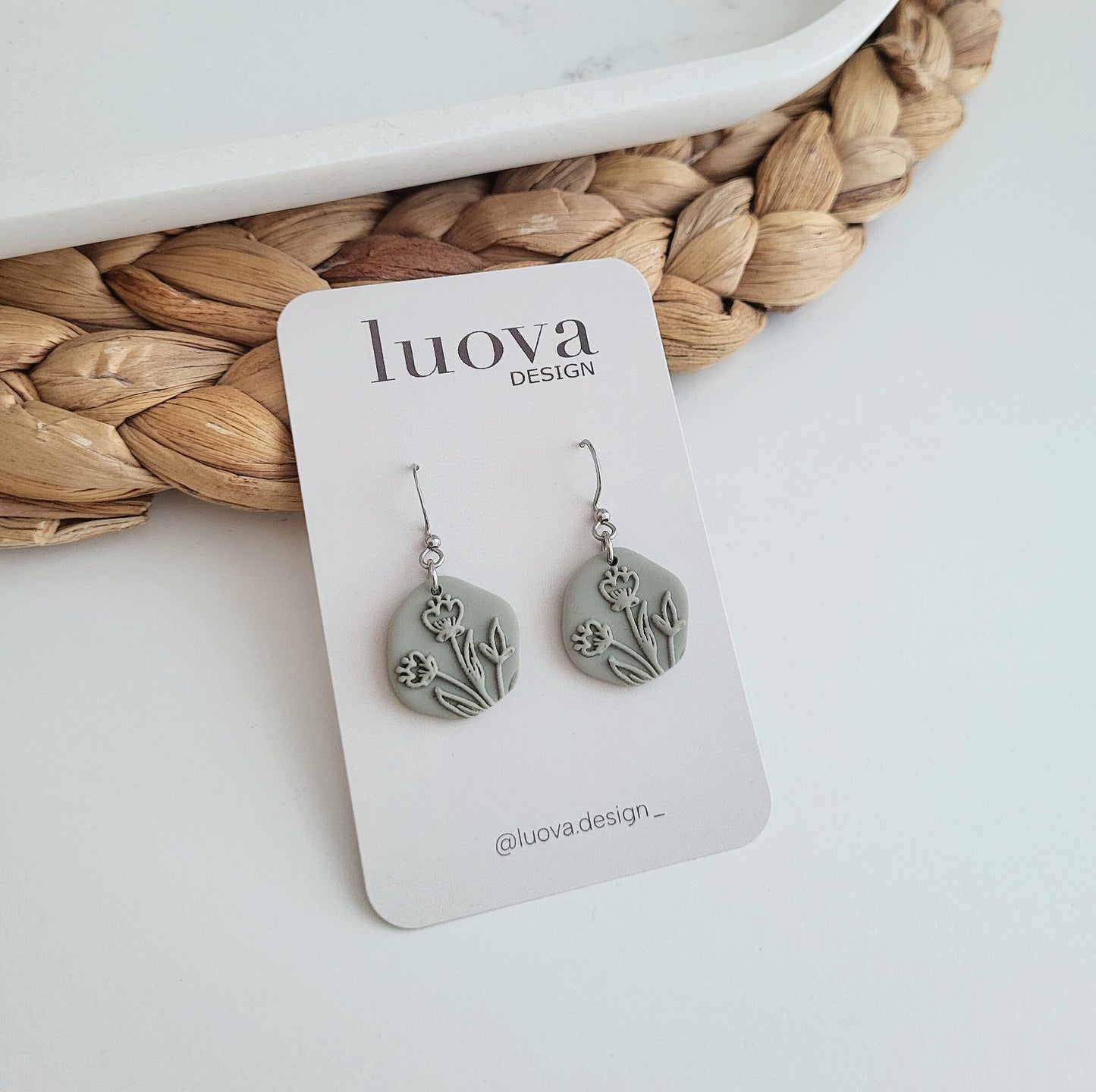 Lilja korvakorut (useita värejä) outlet