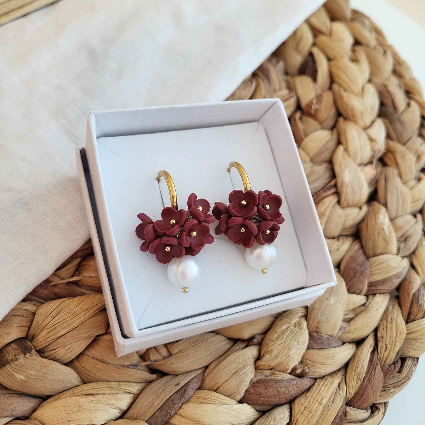 Elisabet korvakorut (useita värejä)