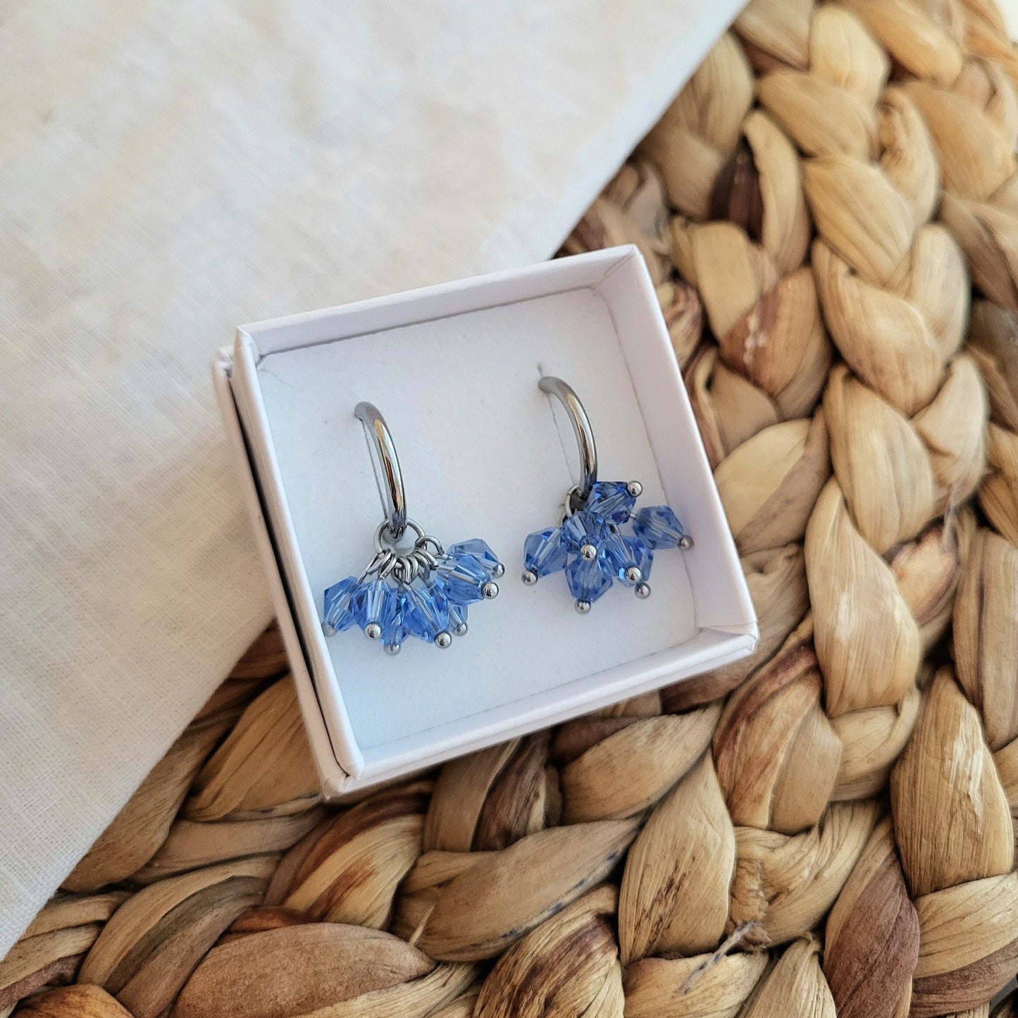 Luna korvakorut (useita värejä)