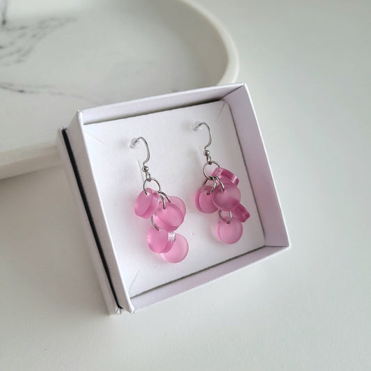 Linnea akryylikorvakorut (useita värejä)