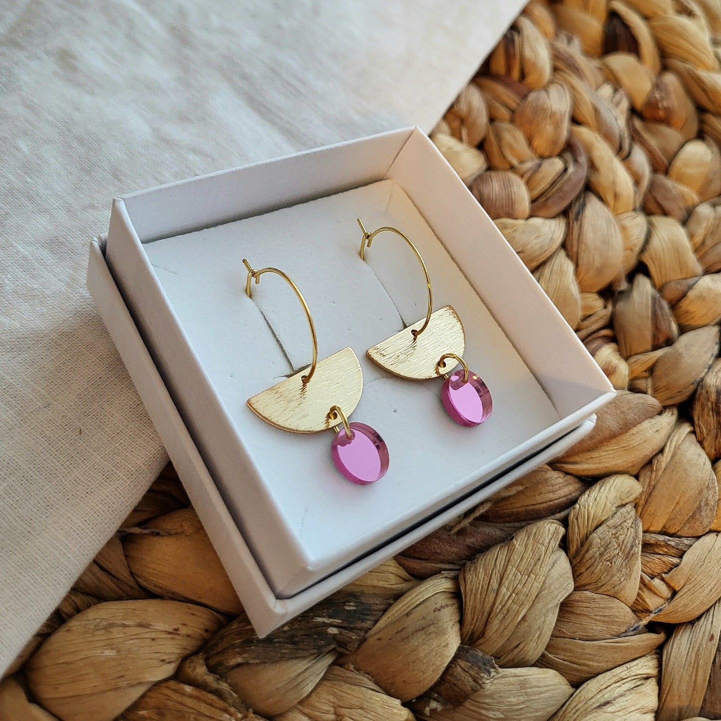 Alessia korvakorut (useita värejä)