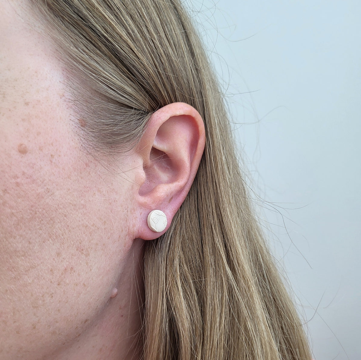 Nappikorvakorut 10mm (useita värejä)
